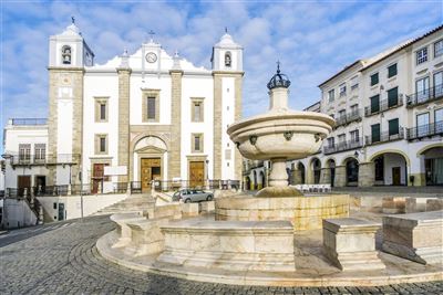 Portugal_Alentejo_Evora_Giraldo Platz